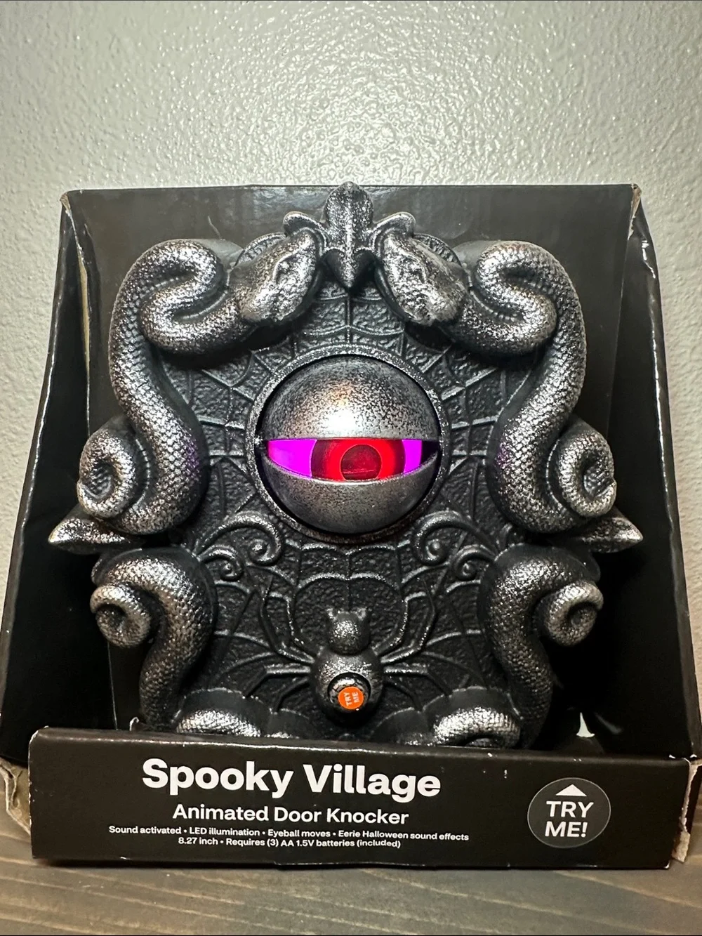 Animated Door Knocker - Black/Silver